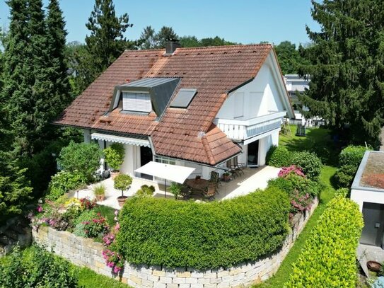Exklusive Villa in Traumlage: Luxuriöses Wohnen direkt an der Dreisam in Freiburg-Lehen