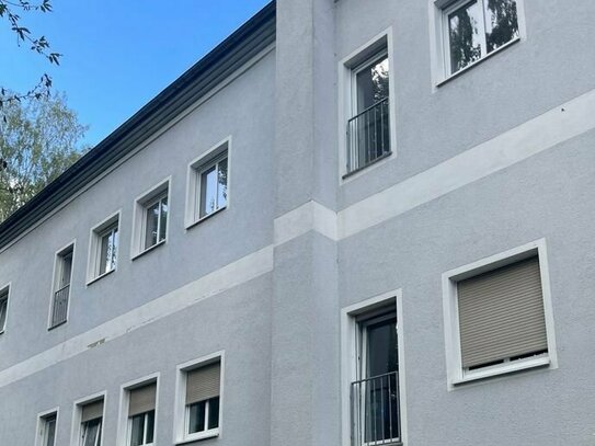 Gepflegte 3 Raum-Wohnung mit Garage