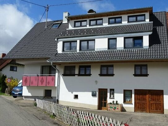 Modernes Zweifamilienhaus mit viel Platz in Bonndorf-Ortsteil