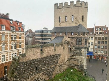 2-Zimmer-Wohnung mit Blick auf das Severintor