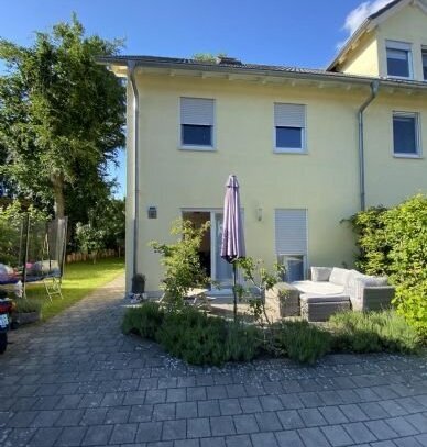 Reihenendhaus in Überlingen-Hödingen mit Garage und Stellplatz