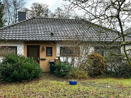 Charmantes Renovierungsprojekt in grüner Oase: Bungalow in Bremen Borgfeld