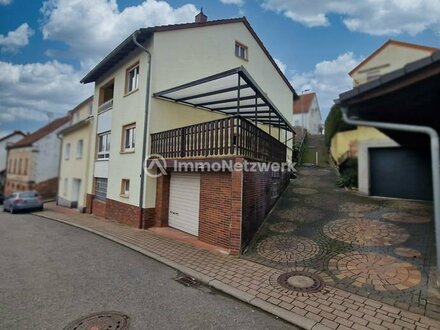 geräumiges Einfamilienhaus mit Gestaltungspotential in zentraler Lage in Brücken