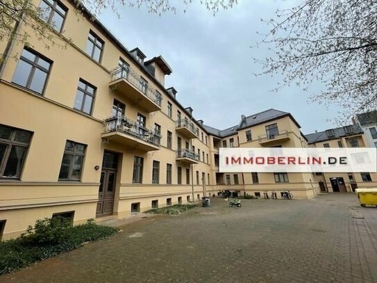 IMMOBERLIN.DE - Bestlage! Neubau-Dachgeschosswohnung mit Designpotential im Baudenkmal zwischen Havel & Park Sanssouci