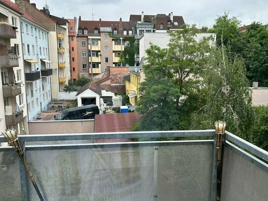 Wohnen und Leben in der Forsthofstraße - Attraktive 2 Zimmer Wohnung mit Balkon in guter und ruhiger Wohnlage von Nürnb…