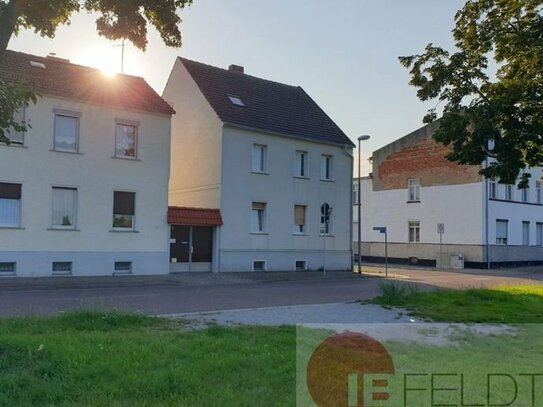 Ideal für Familie, 2 Generationen, Vermietung - Zweifamilienhaus mit Innenhof, Werkstatt + Garage