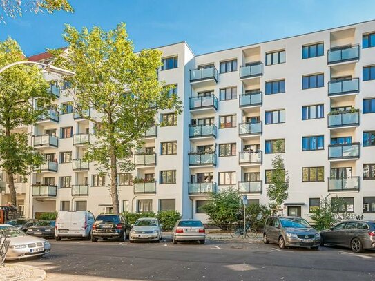Energetisch überarbeitetes Gebäude in Wilmersdorf - 3-Zi.-Wohnung mit Gartenanteil im Bauhaus-Look