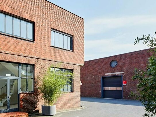 E40.001 Schickes Büro im historischen Atelierhaus des Mies-van-der-Rohe-Business-Parks