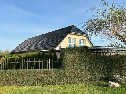 Großzügig gebautes Einfamilienhaus aus 2016 mit viel Platz, direkt in Zerbst