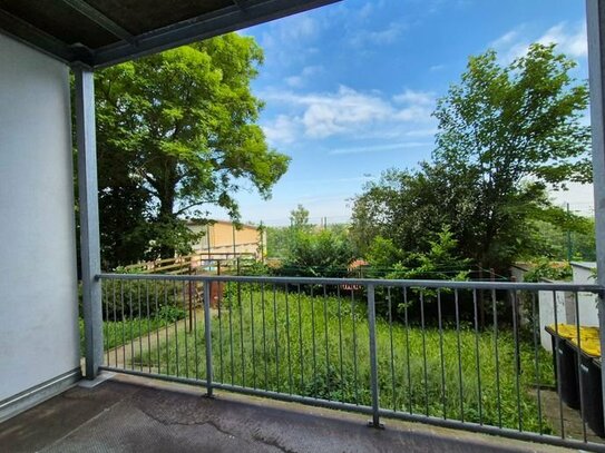 hochwertig renovierte 3 Zimmer Wohnung mit Balkon und Blick ins Grüne