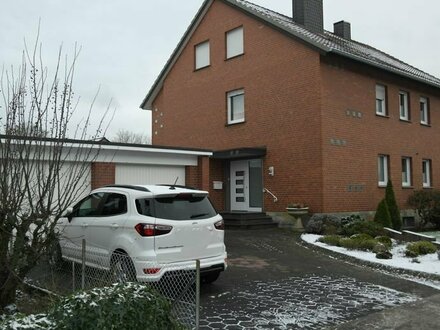 renoviertes-freistehendes Ein/Zweifamilienwohnhaus mit Doppelgarage auf großem Grundstück in Rheda zu verkaufen