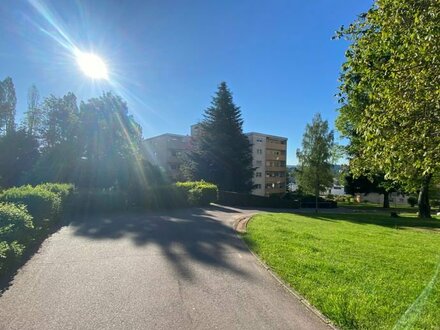 Hoch hinaus - vermietete Eigentumswohnung in Mehrparteienhaus in Dudweiler Nord.