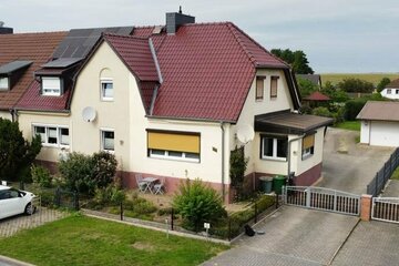 Haus mit großem Grundstück in ländlicher Lage