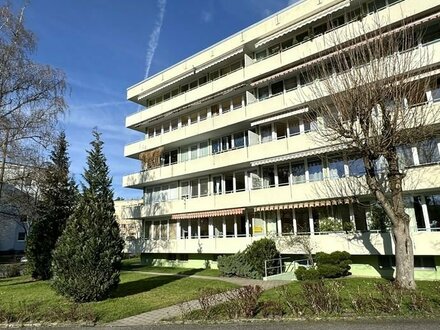 4,5-Zimmer-Eigentumswohnung mit Südwestbalkon in beliebter Lage von Erlangen-Sieglitzhof