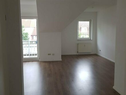 2 Zimmer Wohnung DG in Achim Fahrstuhl und Tiefgaragenplatz