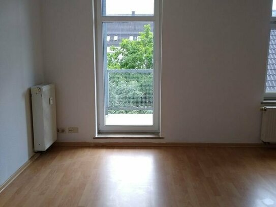 TOP 2 Raum WG Wohnung mit Balkon in ruhiger Lage von Chemnitz