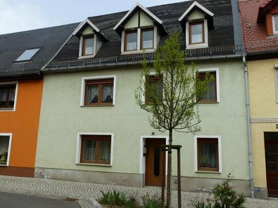 Mügeln! Geräumiges Stadthaus mit Ausbaupotenzial und großem Grundstück