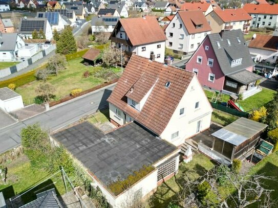 ***RESERVIERT*** Renovierungsbedürftiges 1-2 Familienhaus in ruhiger Wohnlage von Höchstadt a.d. Aisch!