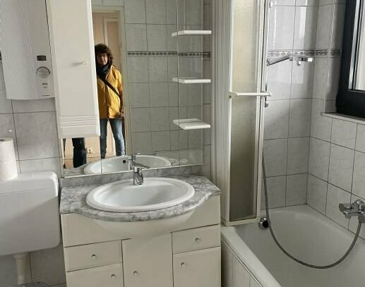 renovierungsbedürftige 3-Zimmer-Wohnung im Zentrum von Duisburg
