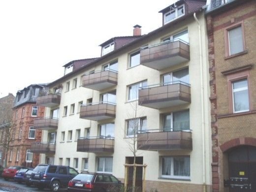 Frankfurt - Niederrad, gut geschnittene 2 Zimmer-Wohnung mit Balkon.