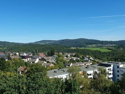 Kapitalanlage - 3 Zi. Eigentumswohnung mit Sonnenbalkon und Tiefgarage - Eppstein OT