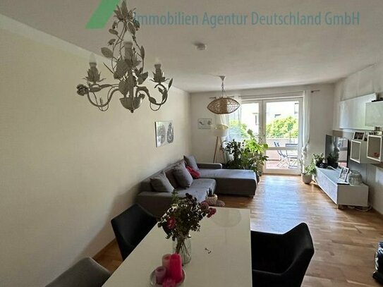 Charmante 2-Zimmer-Wohnung in Augsburg/Pfersee: 67 m², Komplett Renoviert 2016, Moderne Küche 2021