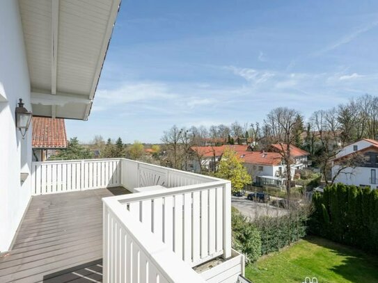 Grosszügige und Charmante Villa im Münchner Süden mit 11 Zimmern, Pool und Panoramablick
