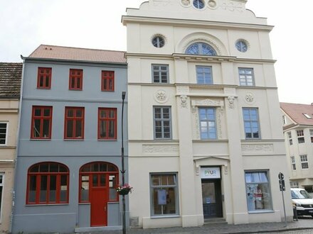 Eindrucksvolle 4-Zi-Wohnung mit Balkon, exklusive Ausstattung