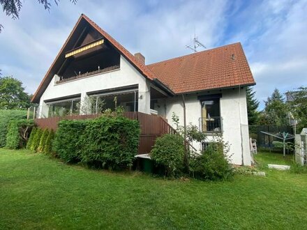 Freistehendes Wohnhaus/Mehrgenerationenhaus mit großen Grundstück in bevorzugter Wohnlage - Fürth Vach