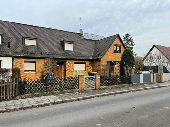 Gelegenheit ! 2 Häuser - Ein Preis in Buchenbühl ! Eckhaus ca. 144,3 m² Wfl. und Mittelhaus ca. 83,5 m² Wfl. Ideales Me…