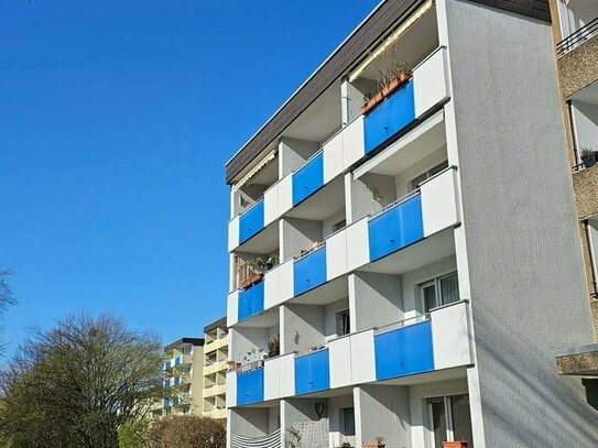 Köln Merheim- Charmante 2 Zimmer Etagen- Wohnung mit Balkon in verkehrsgünstiger Lage