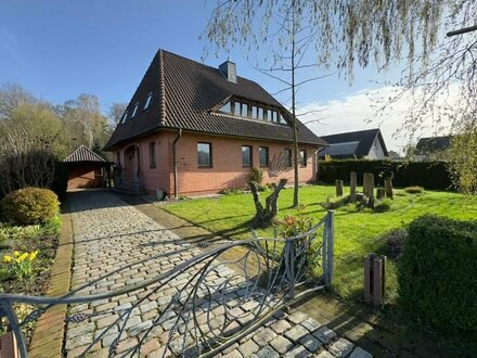 Direkt am See! Einfamilienhaus mit Einliegerwohnung auf großzügigem Grundstück!