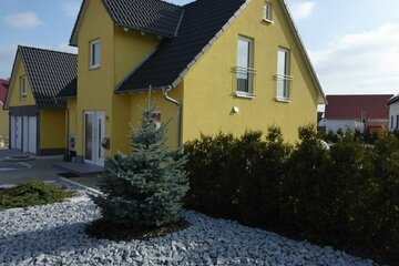 Neuwertiges Einfamilienhaus mit Doppelgarage und Garten in Neusitz bei Rothenburg ob der Tauber