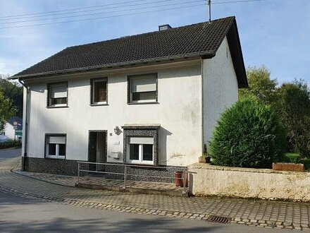 Renovierungsbedürftiges Einfamilienhaus in Bitburg-Stahl - Ideal für Handwerker!!!