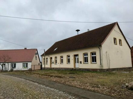 Doppelhaus mit gewerblichen Nebengelass - ehem. Agrargenossenschaft