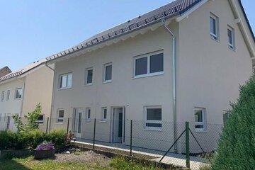 Neubau!! Kfw 40!! Diese Attraktive, schlüsselfertige Doppelhaushälfte mit Erdwärme, PV-Anlage bei Biberach !!