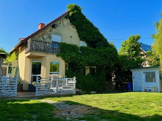 Einfamilienhaus mit Einliegerwohnung! NEUE EBK! Kamin! Ruhige Lage! Großes Grundstück!