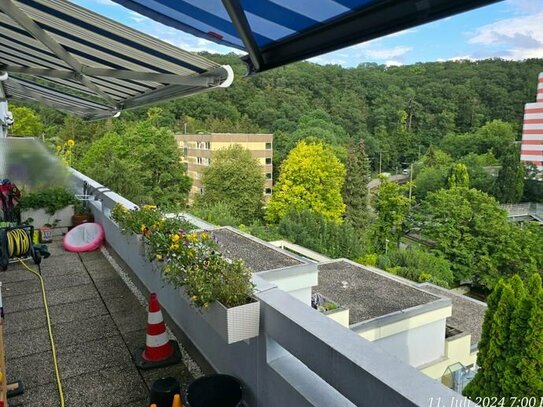 Schöne, helle, 2,5-Zimmer-Wohnung mit großer Terrasse in Stuttgart-Botnang