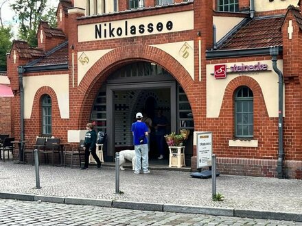 Schöne Fläche im Bahnhof Nikolassee