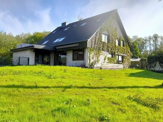 Grosses Wohnhaus mit grossem Garten und Option auf angrenzendes Bauland in bester Lage in Gifhorn