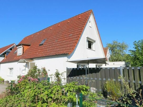 Gepflegtes, ruhig gelegenes Ein-/Zweifamilienhaus in zentraler Lage von Grömitz!