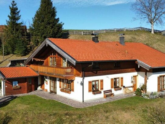 Sehr hochwertiges Ein- bis Zweifamilienhaus mit Bergpanoramablick in Bergen / Bernhaupten zu verkaufen !
