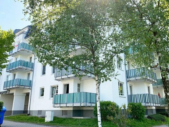 1-Raum-Wohnung mit Außenjalousien, sep. Küche mit EBK, Balkon und TG-STP in Schloßchemnitz!