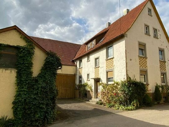 Schönes Ein-/Zweifamilienhaus mit Nebengebäuden in einem Teilort von Weikersheim