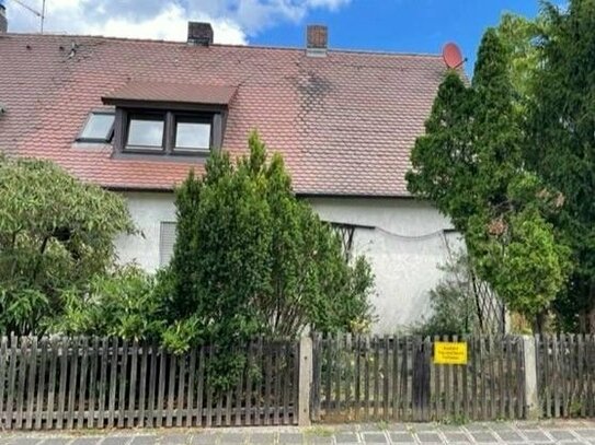 DHH mit großem Grundstück für Handwerker Nürnberg-Buchenbühl / Haus kaufen