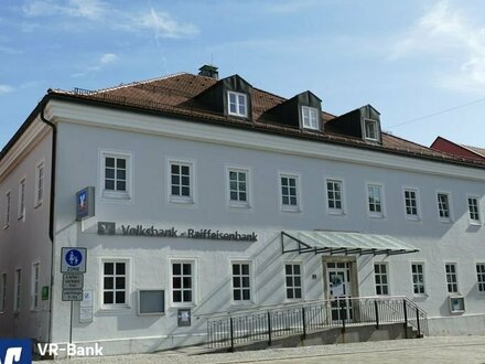 MIETEN SIE SICH IN ERSTER REIHE EIN! Geschäftseinheit direkt am Stadtplatz