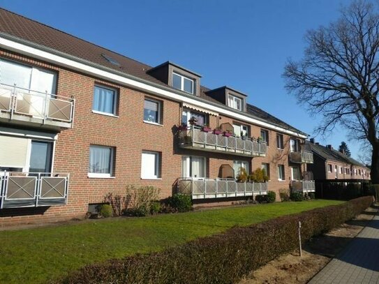 Schnuklige 2 Zimmer DG-Wohnung im wärmegedämmten Haus Norderstedt-Garstedt zu vermieten !!
