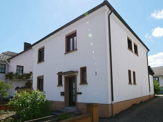 Frisch Renoviert und Bezugsbereit: 77 qm Wohnkomfort in St. Ingbert