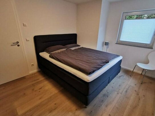Neuwertig möblierte 2-Zimmer-Wohnung in ruhiger Lage in Stuttgart-Steinhaldenfeld