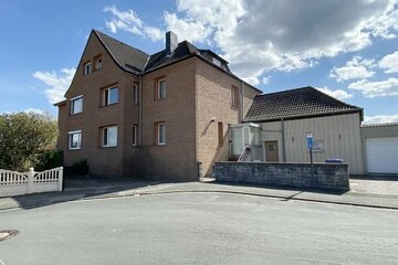 Renovierungsbedürftiges 2-Familienhaus mit Einliegerwohnung in Barsinghausen / Kirchdorf